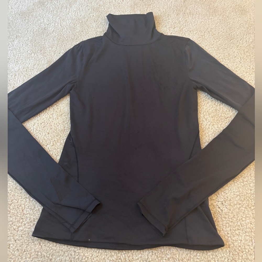 Black lululemon turtle neck size 0!!